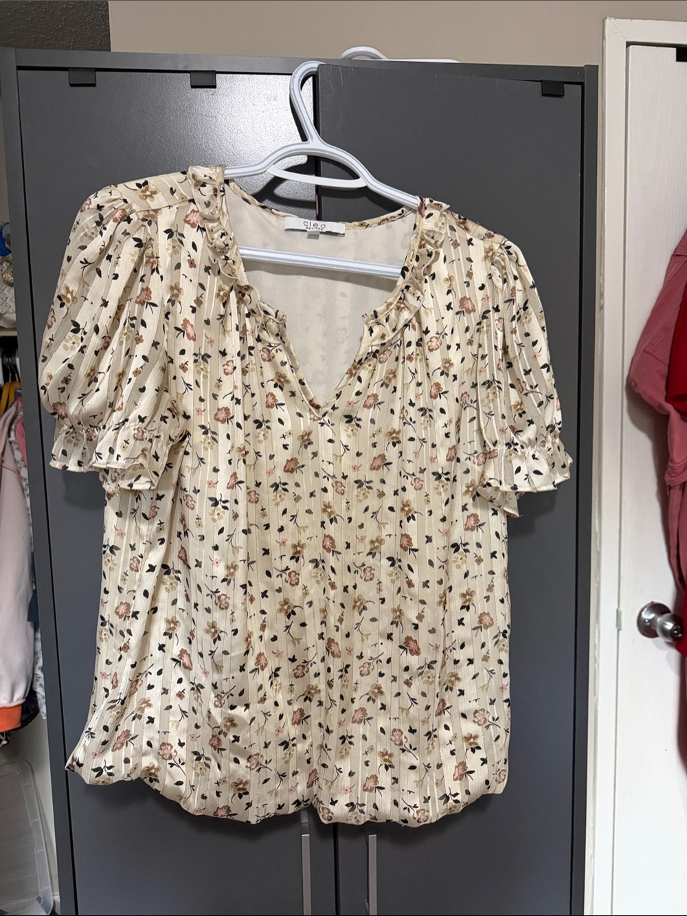cleo Cream Floral Ruffle-Trim Puff Sleeve Blouse